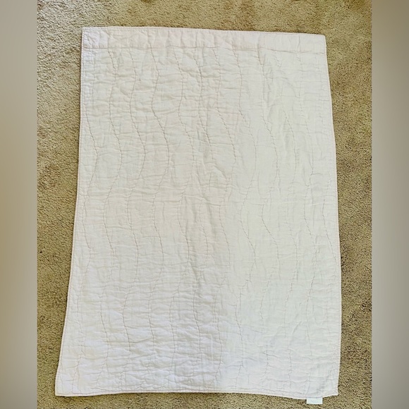 POTTERY BARN KIDS EMILY & MERITT SCATTERED STARS PINK & SILVER BABY QUILT  36X50 - Picture 5 of 7